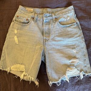 Women’s Levis Premium 501 Mid Thigh Short